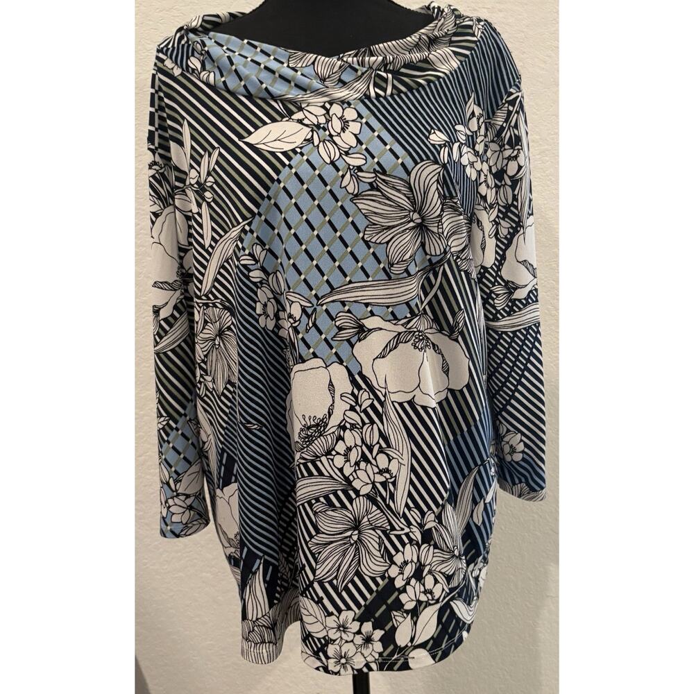 Chico’s Easywear Floral Knit Top 3/4 Sleeves Gathered Neck Size 3 (XL)